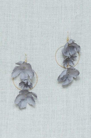Grey Tuberose Earring