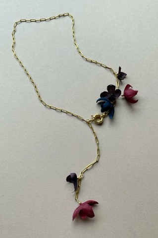 Snowdrop Maroon Necklace