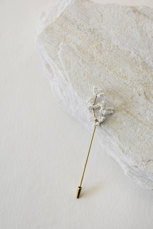 Lapel pin with glass flower Glass Broom