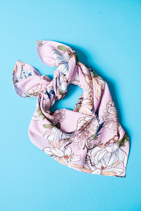 74-Chustka-w-kwiaty-Grace-Honeysuckle-flower-bandana-259pln
