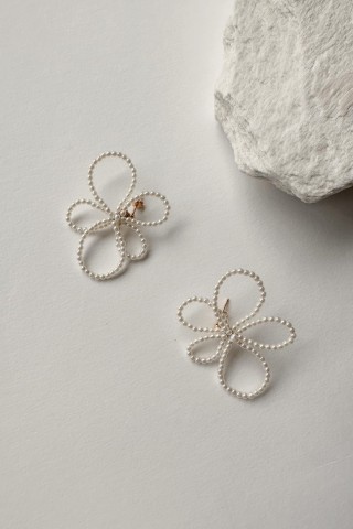 Pearl Daisy Earrings