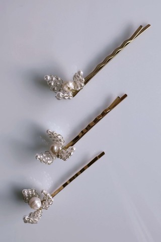 Pearl Bell Bobby Pins